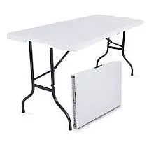 Table rectangulaire blanche