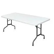 Table rectangulaire blanche
